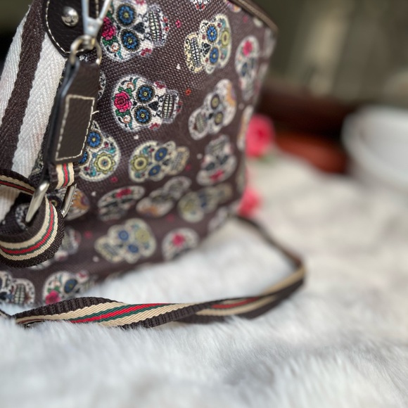 Striped Brown and Cream Crossbody Bag - Picture 2 of 7